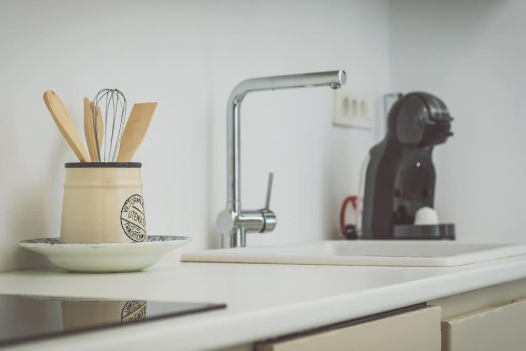 Gazia Guesthouse Milos Adamantas  Ngoại thất bức ảnh
